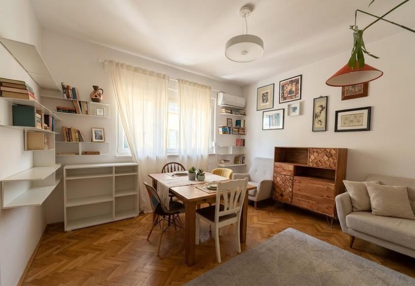Apartament cu 4 camere semidecomandat în Gara de Nord