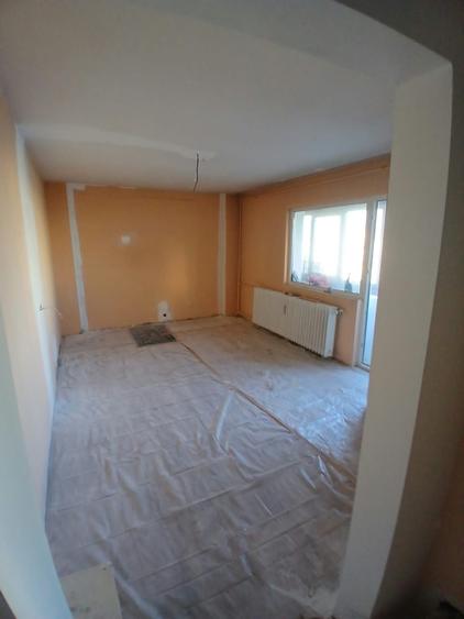 Apartament cu 4 camere decomandat în Pantelimon
