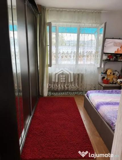 Garsonieră decomandată în Broșteni