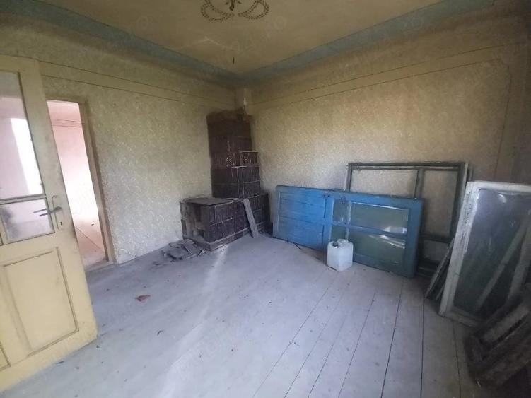 Casă cu 3 camere cu Teren 7300 Mp în Băleasa