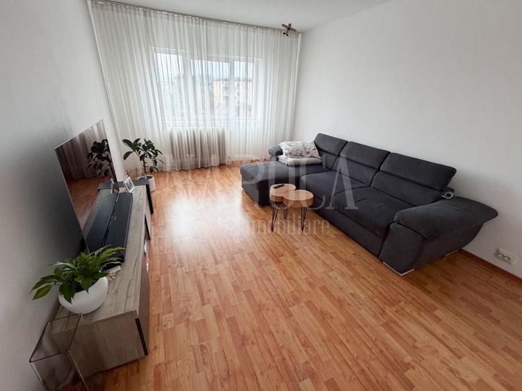 Apartament cu 2 camere decomandat în Între Lacuri