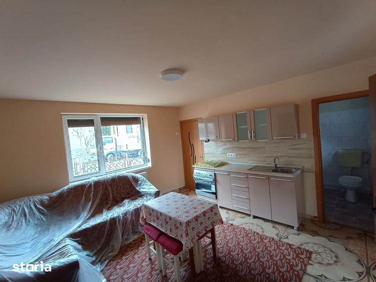 Casă cu 2 camere cu Teren 720 Mp în Central