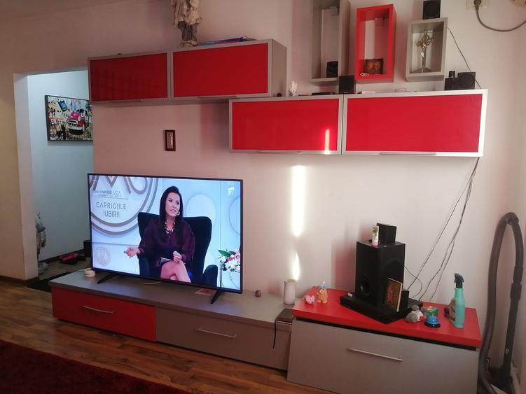Apartament cu 2 camere semidecomandat în Corbu