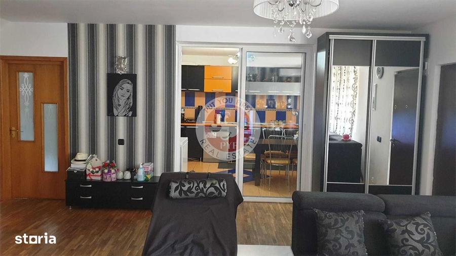 Casă cu 5 camere cu Teren 218 Mp în Tei