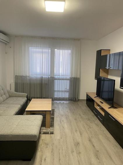 Apartament cu 3 camere decomandat în Dobroești