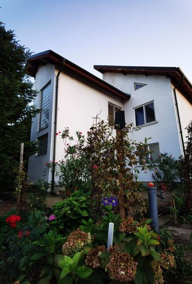 Casă cu 4 camere în Preajba