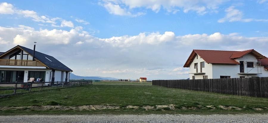 Teren de 1000 mp, în Exterior Vest