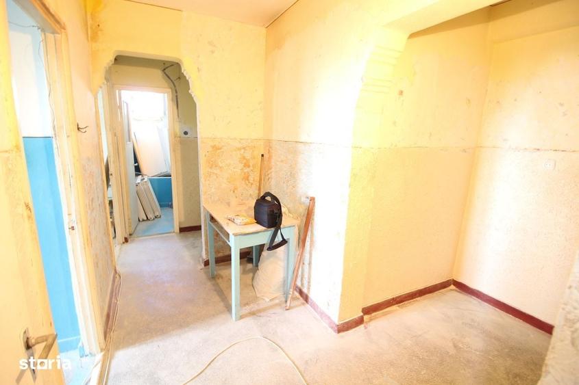 Apartament cu 2 camere decomandat în Micro 20