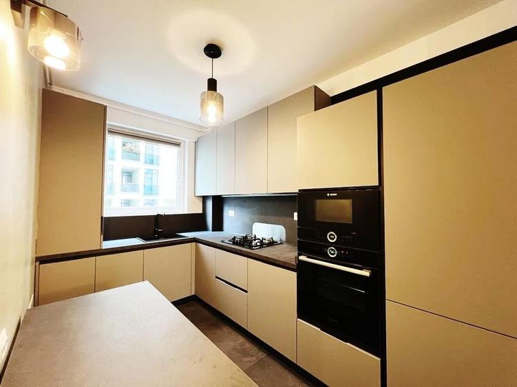 Apartament cu 3 camere decomandat în Barbu Văcărescu