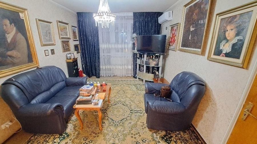 Apartament cu 4 camere semidecomandat în Lacul Tei