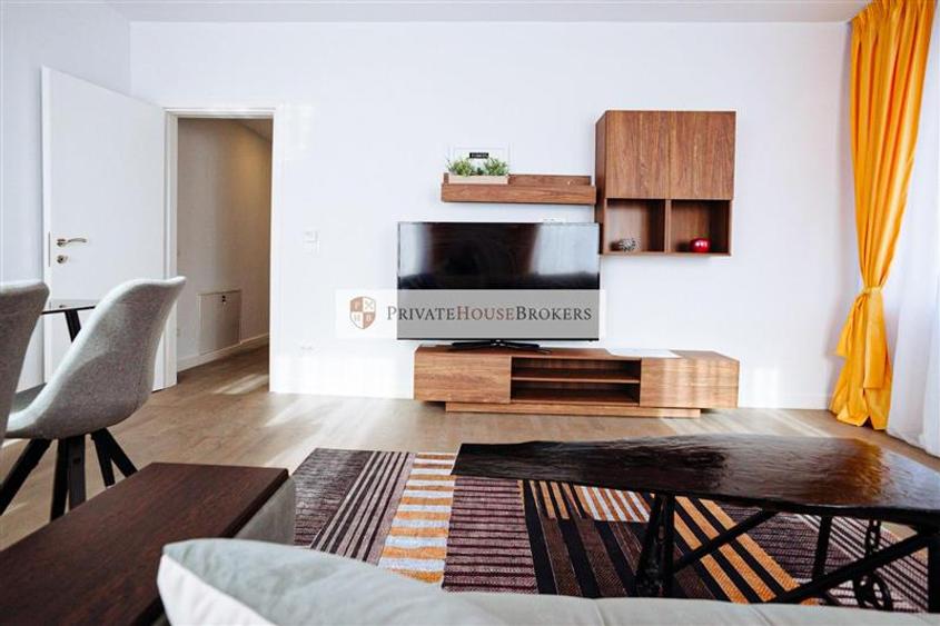 Apartament cu 3 camere semidecomandat, mobilat în Pipera