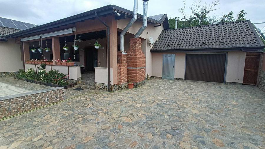 Casă cu 4 camere cu Teren 610 Mp în Falaștoaca