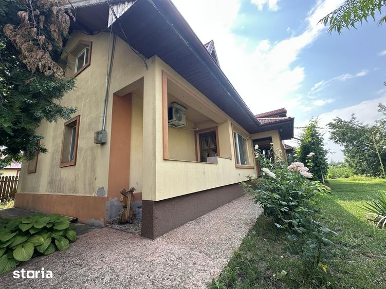 Casă cu 6 camere cu Teren 2250 Mp în Fulga