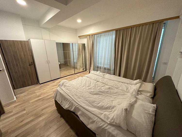 Apartament cu 3 camere decomandat, mobilat în Central