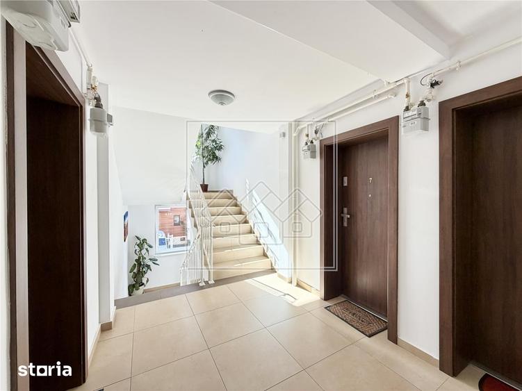 Apartament cu 2 camere decomandat în Valea Aurie