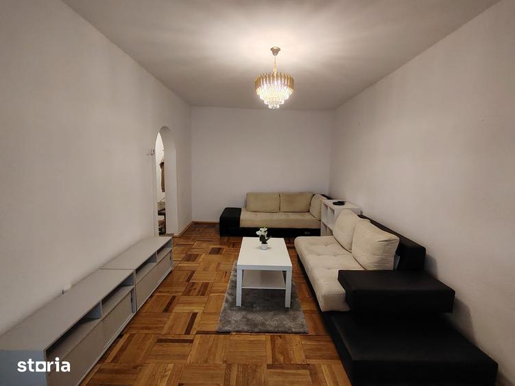 Apartament cu 3 camere în Micro 6