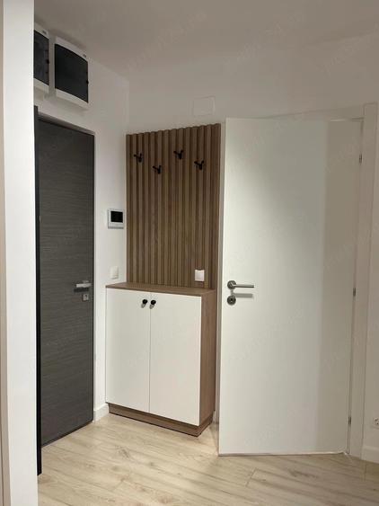 Apartament cu 2 camere semidecomandat în Tei