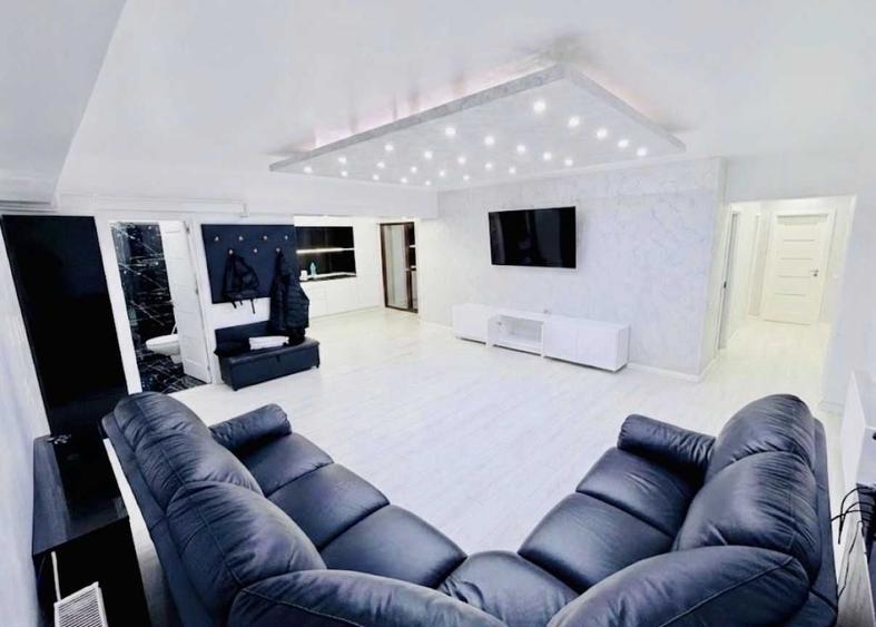 Apartament cu 3 camere decomandat în Ultracentral