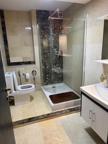 Apartament cu 3 camere decomandat în Exterior Vest