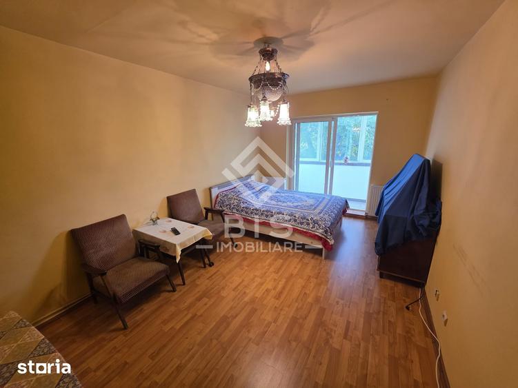 Apartament cu 3 camere decomandat în Ștefan cel Mare