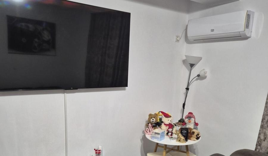 Apartament cu 2 camere decomandat în Titan