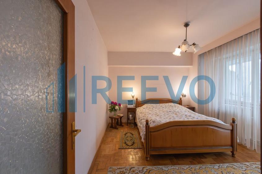 Apartament cu 4 camere decomandat, mobilat în Ultracentral