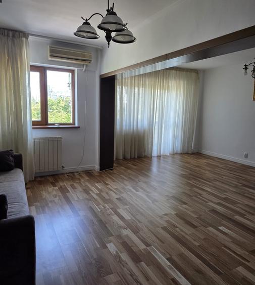 Penthouse cu 5 camere semidecomandat, mobilat în Aviației