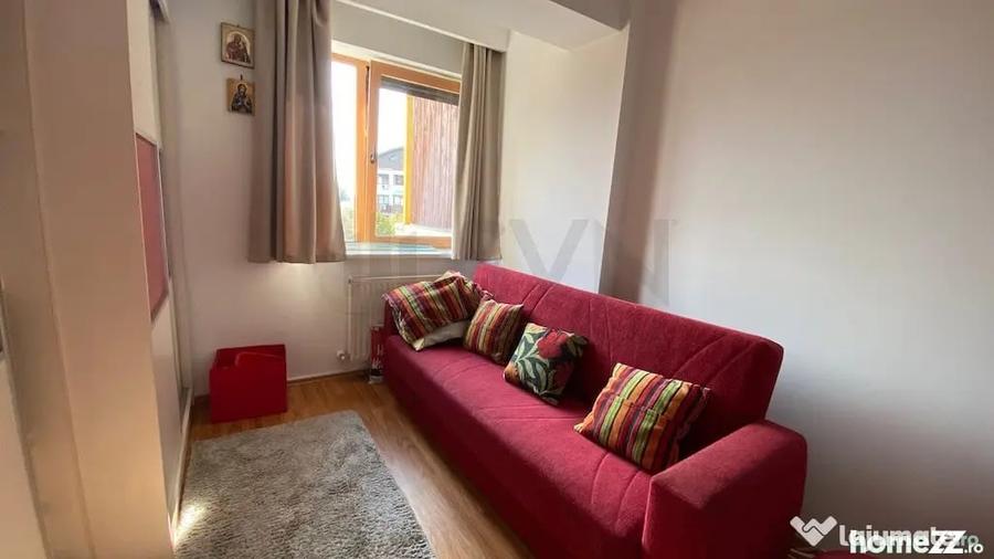 Apartament cu 3 camere semidecomandat în Sud
