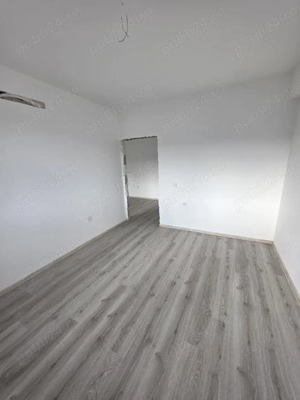 Apartament cu 3 camere decomandat în Bucium