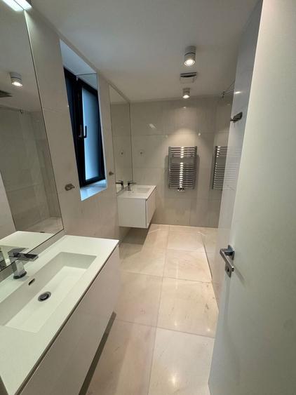 Apartament cu 4 camere semidecomandat, mobilat în Primăverii