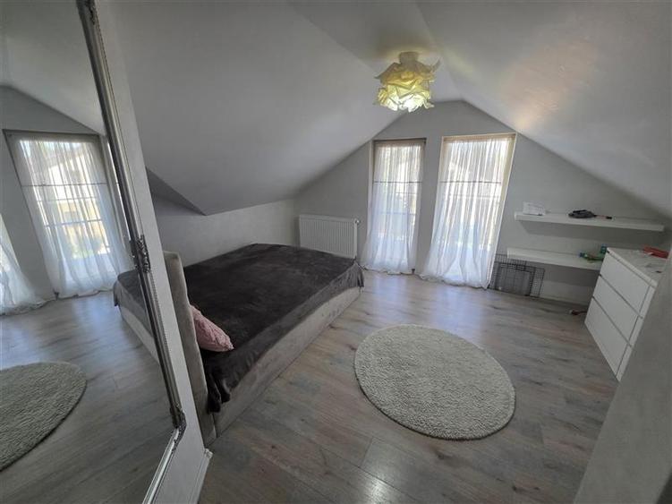 Apartament cu 3 camere decomandat, mobilat în Aeroport