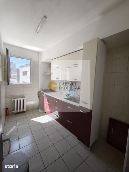 Apartament cu 3 camere decomandat, mobilat în Cișmigiu