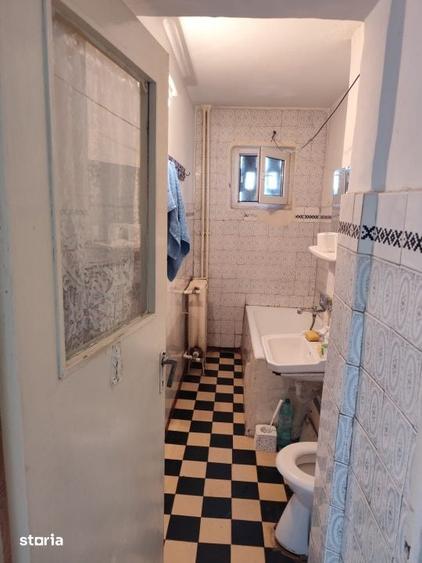 Apartament cu 3 camere în Km 4