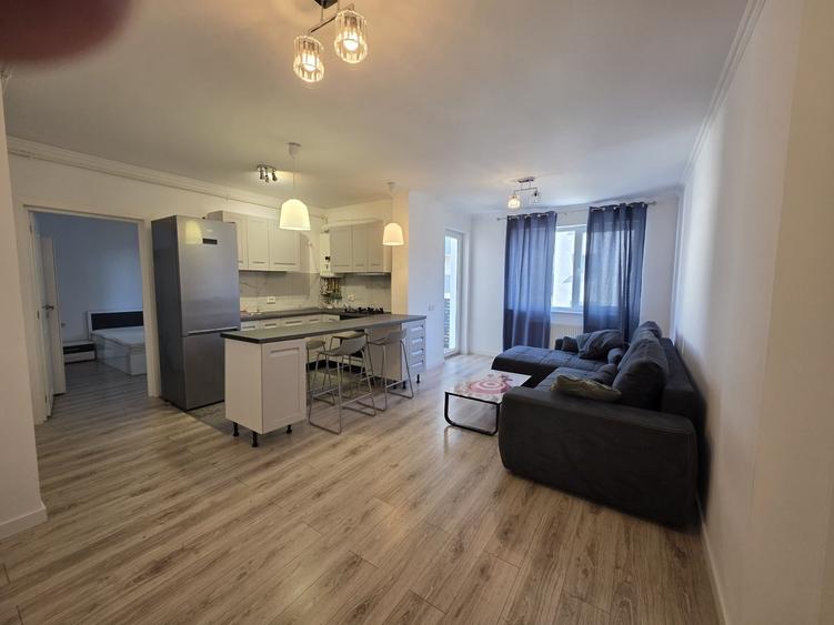 Apartament cu 3 camere decomandat în Florești