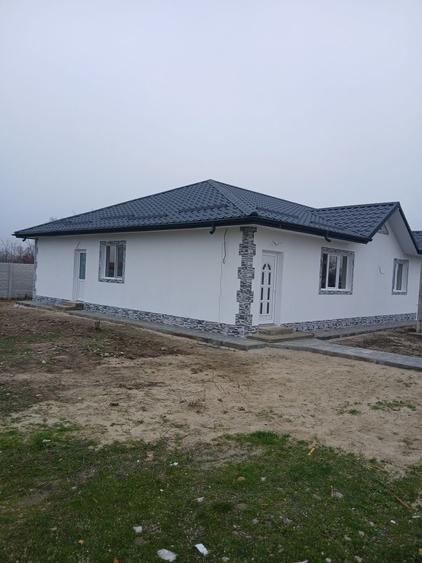 Casă cu 4 camere în Central