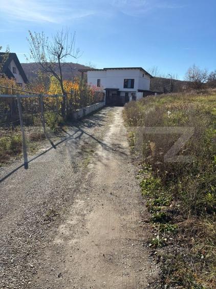 Teren Construcții intravilan de 1365 mp, în Exterior Sud