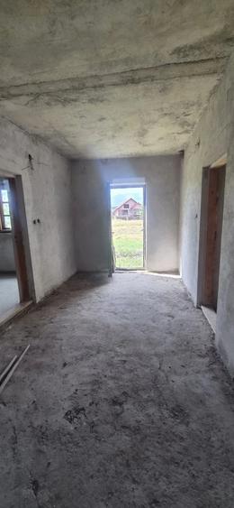 Casă cu Teren 2044 Mp în Câlnic