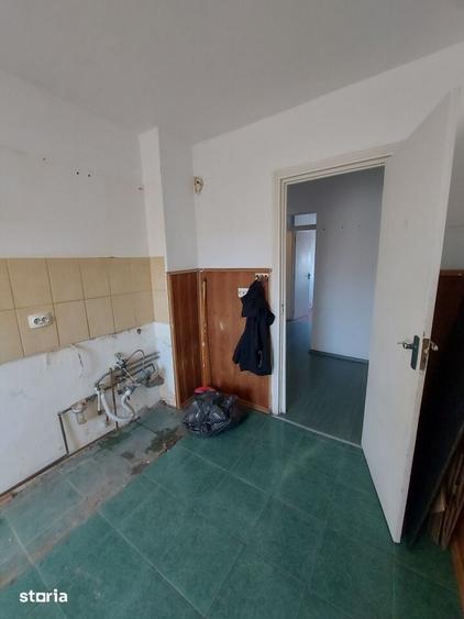 Apartament cu 3 camere în Calea București