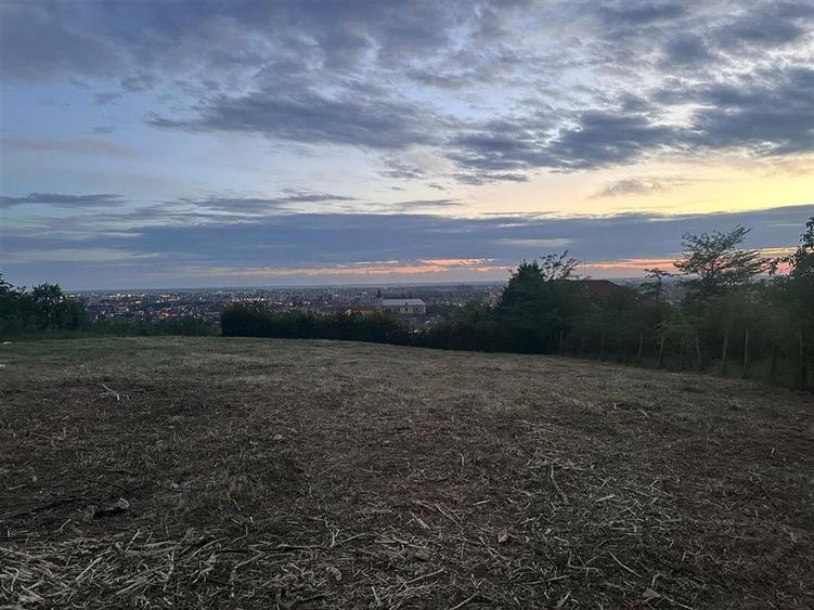 Teren Construcții intravilan de 685 mp, în Central