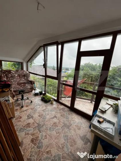 Casă cu 4 camere cu Teren 1500 Mp în Central
