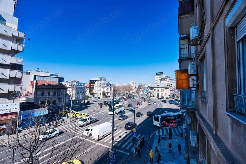 Apartament cu 3 camere semidecomandat în Romană