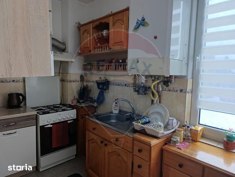 Casă cu 5 camere cu Teren 343 Mp în Central