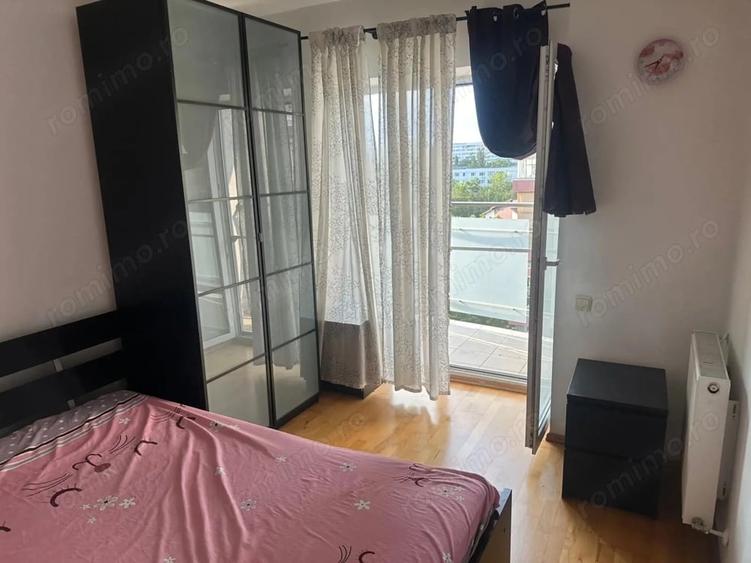 Apartament cu 4 camere semidecomandat în Titan
