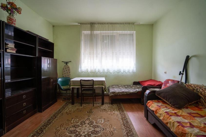 Casă individuală cu 5 camere decomandat cu Canalizare în Cantemir