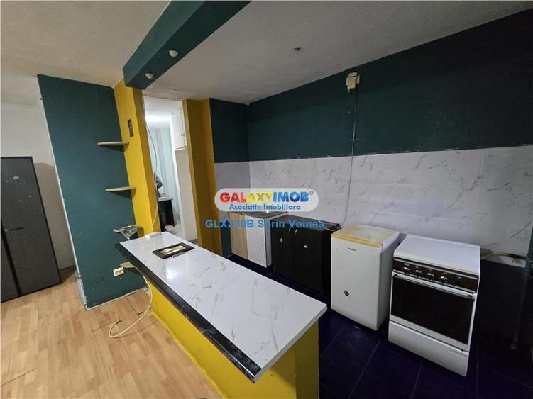 Apartament cu 4 camere semidecomandat, mobilat în Fundeni