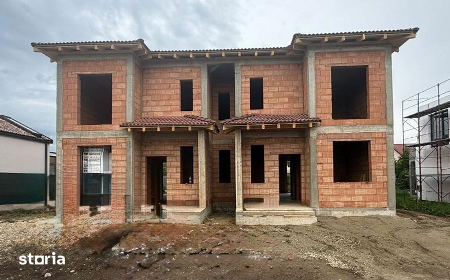 Casă cu 3 camere cu Teren 131 Mp în Dumbrăvița