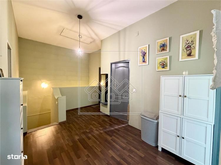 Casă cu 4 camere cu Teren 200 Mp în Central