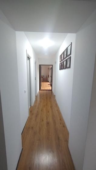 Casă individuală cu 5 camere cu Canalizare în Coiciu