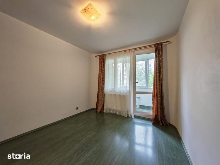 Apartament cu 3 camere semidecomandat în Drumul Taberei