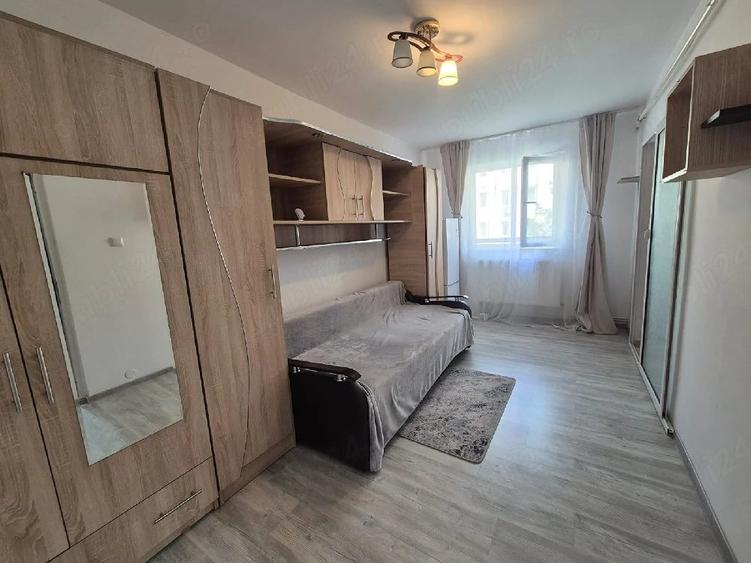 Garsonieră decomandată în Horia